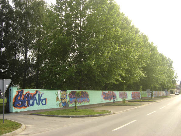 Murali na ogradi Šparte